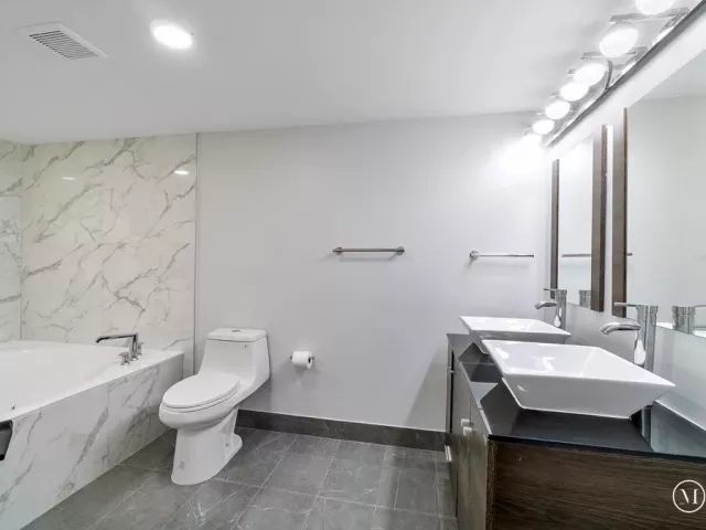 2-bedroom condo for sale in Hallandale Beach - 300 Three Islands Boulevard 306 - MondialRealty