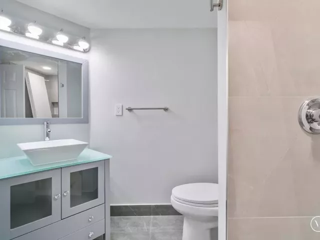 2-bedroom condo for sale in Hallandale Beach - 300 Three Islands Boulevard 306 - MondialRealty