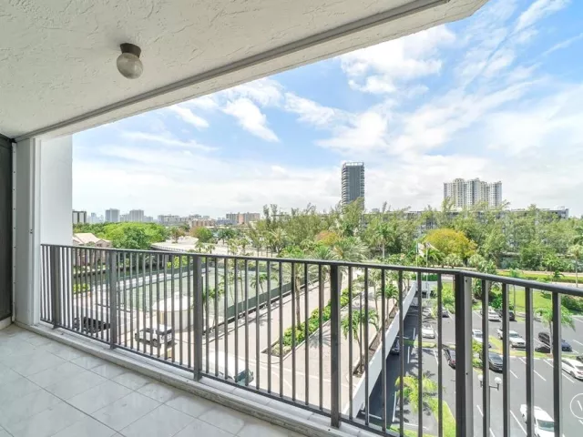 2-bedroom condo for sale in Hallandale Beach - 300 Three Islands Boulevard 306 - MondialRealty