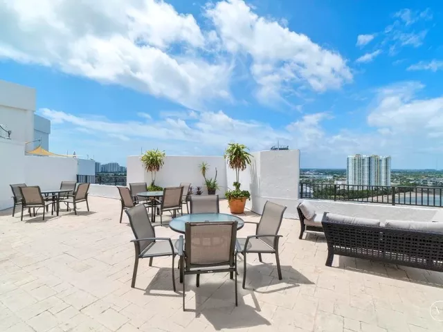 2-bedroom condo for sale in Hallandale Beach - 300 Three Islands Boulevard 306 - MondialRealty