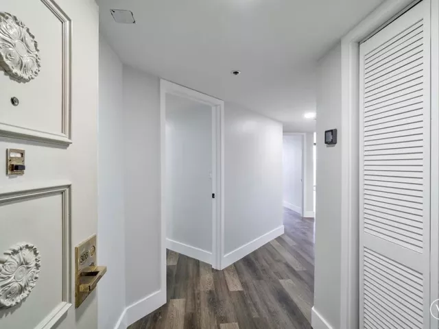 2-bedroom condo for sale in Hallandale Beach - 300 Three Islands Boulevard 306 - MondialRealty