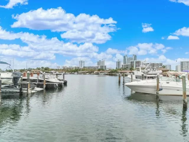 2-bedroom condo for sale in Hallandale Beach - 300 Three Islands Boulevard 306 - MondialRealty