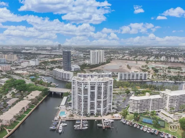 2-bedroom condo for sale in Hallandale Beach - 300 Three Islands Boulevard 306 - MondialRealty