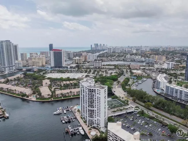 2-bedroom condo for sale in Hallandale Beach - 300 Three Islands Boulevard 306 - MondialRealty