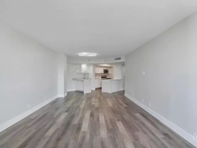 2-bedroom condo for sale in Hallandale Beach - 300 Three Islands Boulevard 306 - MondialRealty