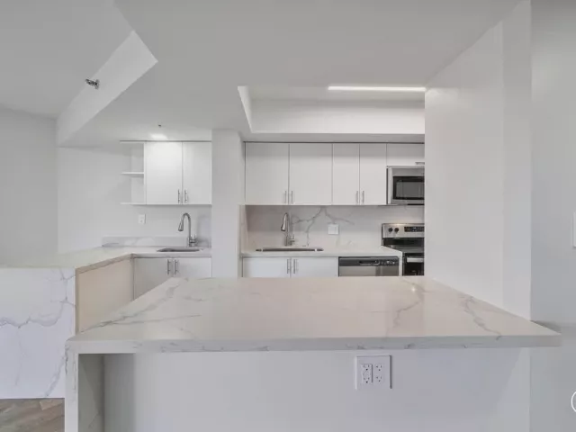 2-bedroom condo for sale in Hallandale Beach - 300 Three Islands Boulevard 306 - MondialRealty