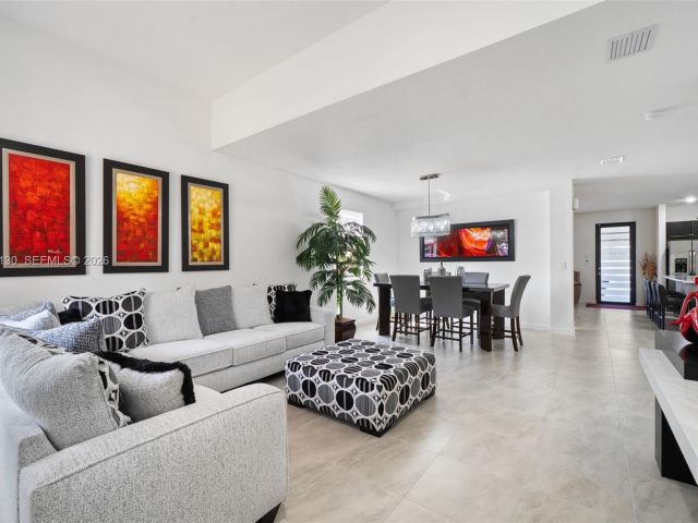 Home for sale at 160 SE 23rd Ter - photo 7460361