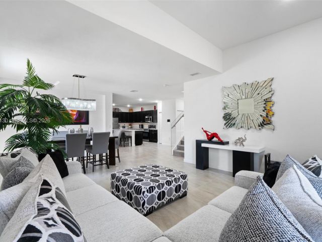 Home for sale at 160 SE 23rd Ter - photo 7460362