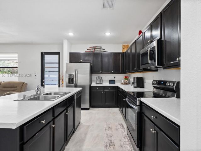 Home for sale at 160 SE 23rd Ter - photo 7460367