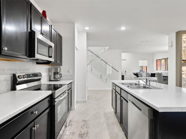 Home for sale at 160 SE 23rd Ter - photo 7460368