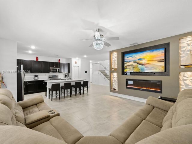 Home for sale at 160 SE 23rd Ter - photo 7460370