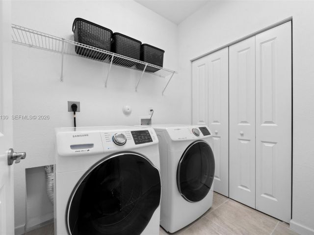 Home for sale at 160 SE 23rd Ter - photo 7460373