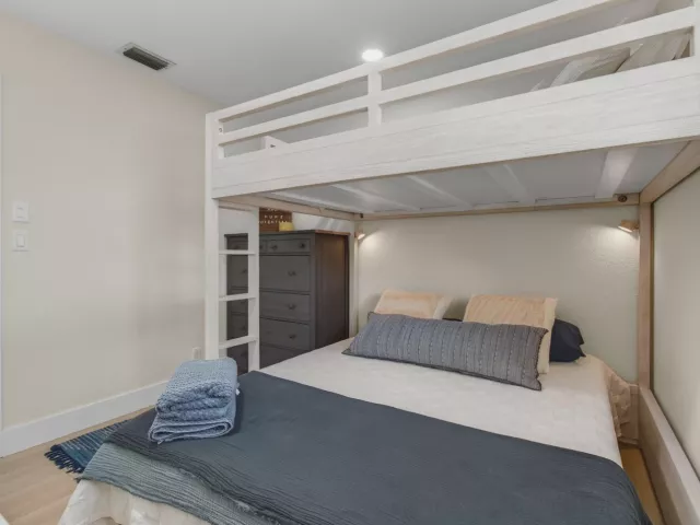 2-bedroom home for rent in Delray Beach - 802 Mallard Drive - MondialRealty