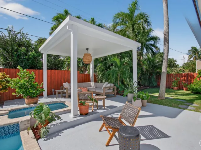 2-bedroom home for rent in Delray Beach - 802 Mallard Drive - MondialRealty
