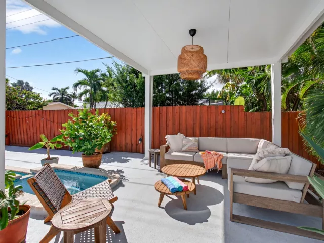 2-bedroom home for rent in Delray Beach - 802 Mallard Drive - MondialRealty