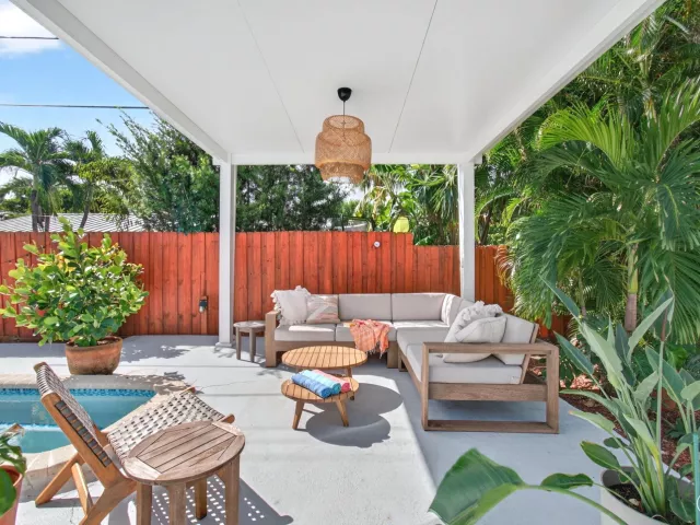 2-bedroom home for rent in Delray Beach - 802 Mallard Drive - MondialRealty