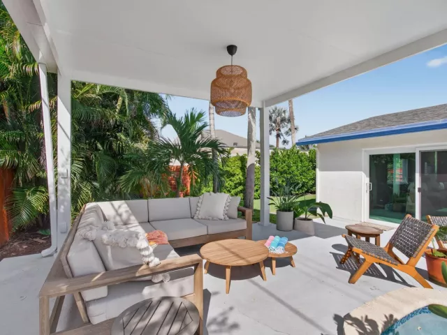 2-bedroom home for rent in Delray Beach - 802 Mallard Drive - MondialRealty