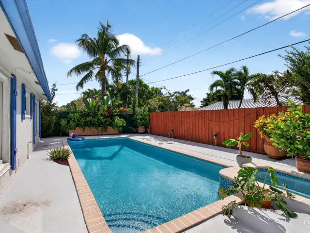 2-bedroom home for rent in Delray Beach - 802 Mallard Drive - MondialRealty