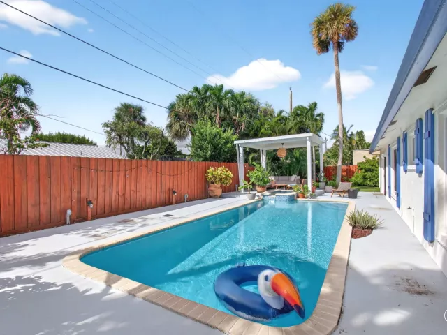 2-bedroom home for rent in Delray Beach - 802 Mallard Drive - MondialRealty