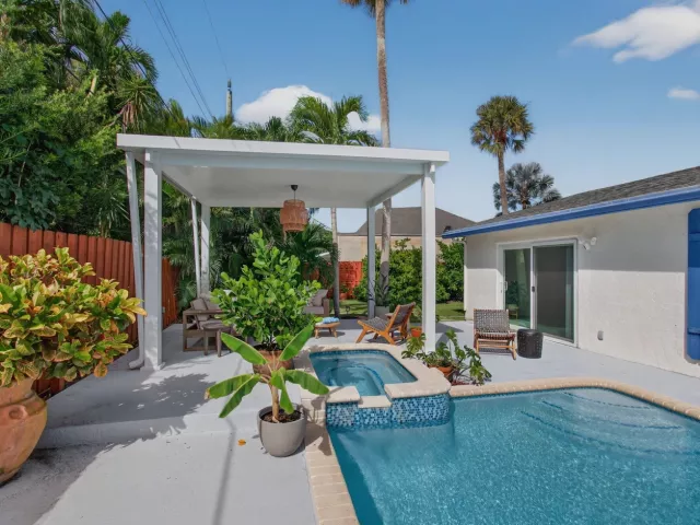 2-bedroom home for rent in Delray Beach - 802 Mallard Drive - MondialRealty