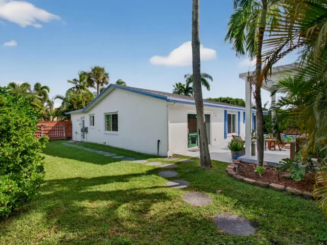 2-bedroom home for rent in Delray Beach - 802 Mallard Drive - MondialRealty