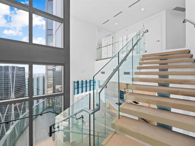 Apartment for rent  Unit #PH 5700 - photo 7488098