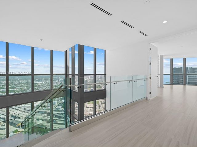 Apartment for rent  Unit #PH 5700 - photo 7488099