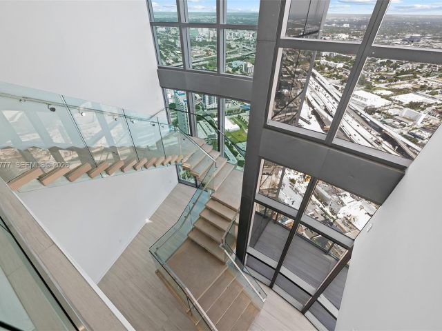 Apartment for rent  Unit #PH 5700 - photo 7488100