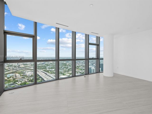 Apartment for rent  Unit #PH 5700 - photo 7488102