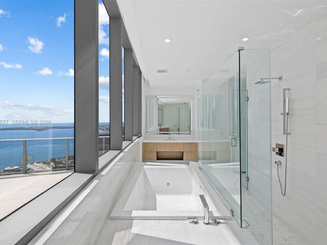 Apartment for rent  Unit #PH 5700 - photo 7488112