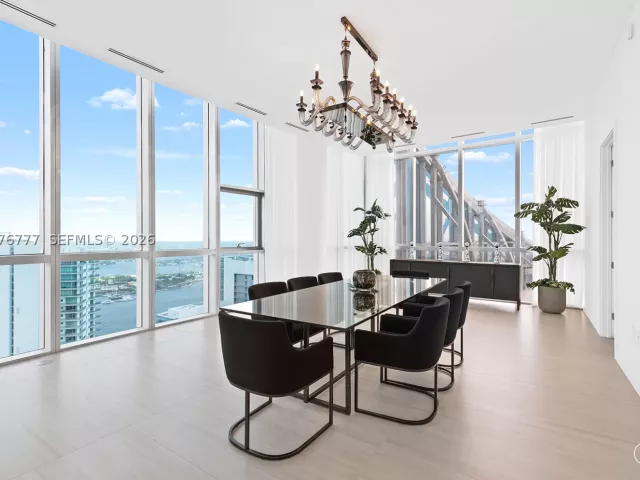 4-bedroom condo for rent in Miami - 851 NE 1st Ave PH 5700 - MondialRealty