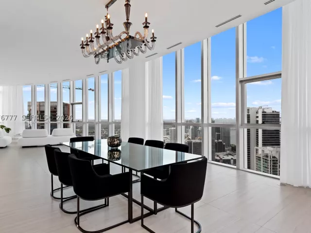 4-bedroom condo for rent in Miami - 851 NE 1st Ave PH 5700 - MondialRealty