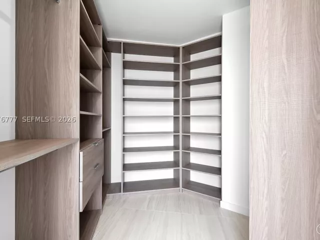 4-bedroom condo for rent in Miami - 851 NE 1st Ave PH 5700 - MondialRealty