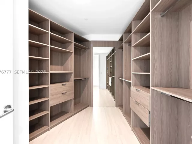 4-bedroom condo for rent in Miami - 851 NE 1st Ave PH 5700 - MondialRealty