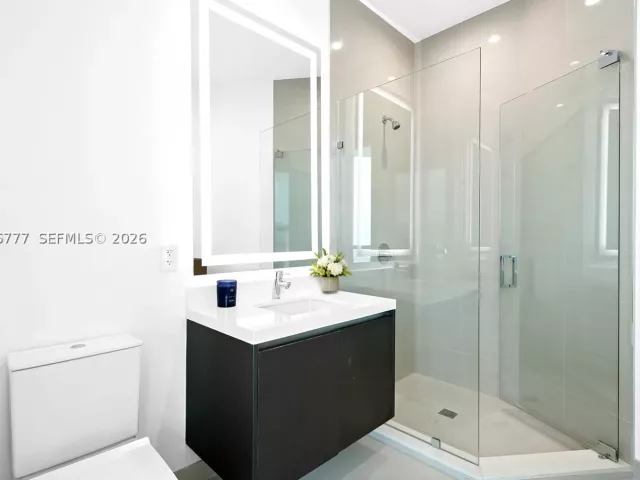 4-bedroom condo for rent in Miami - 851 NE 1st Ave PH 5700 - MondialRealty