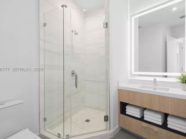4-bedroom condo for rent in Miami - 851 NE 1st Ave PH 5700 - MondialRealty