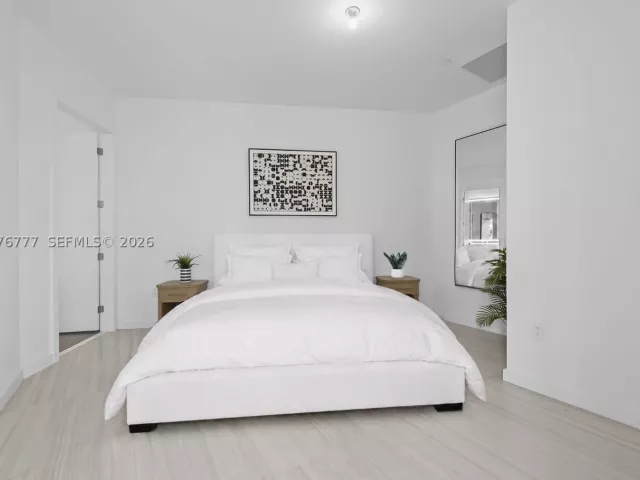 4-bedroom condo for rent in Miami - 851 NE 1st Ave PH 5700 - MondialRealty