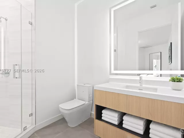 4-bedroom condo for rent in Miami - 851 NE 1st Ave PH 5700 - MondialRealty