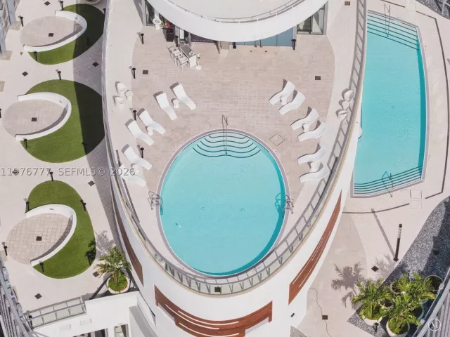 4-bedroom condo for rent in Miami - 851 NE 1st Ave PH 5700 - MondialRealty