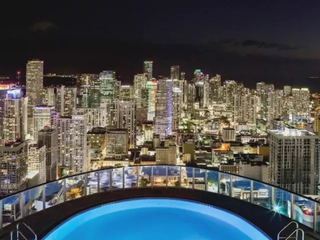 4-bedroom condo for rent in Miami - 851 NE 1st Ave PH 5700 - MondialRealty