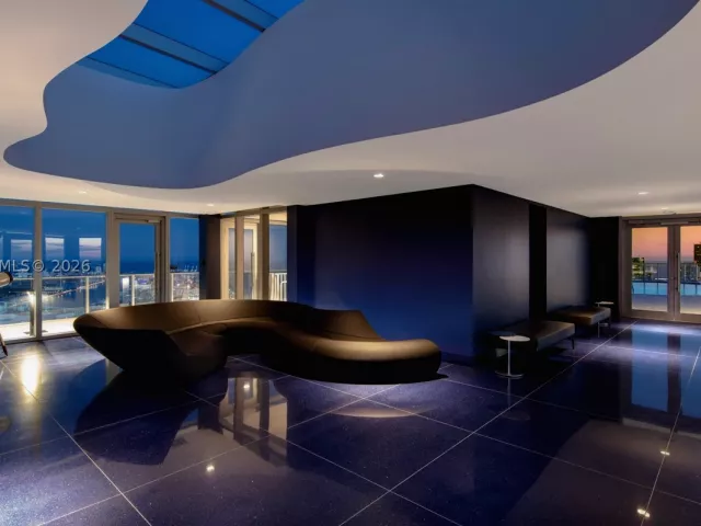 4-bedroom condo for rent in Miami - 851 NE 1st Ave PH 5700 - MondialRealty
