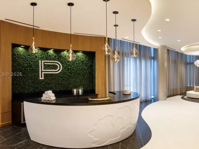 4-bedroom condo for rent in Miami - 851 NE 1st Ave PH 5700 - MondialRealty