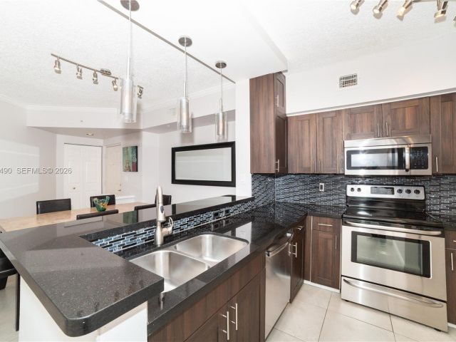 Apartment for sale  Unit #1802 - photo 7512604