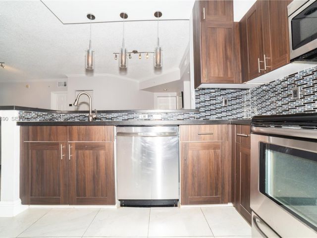 Apartment for sale  Unit #1802 - photo 7512606