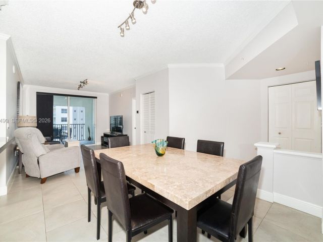 Apartment for sale  Unit #1802 - photo 7512616