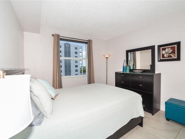 Apartment for sale  Unit #1802 - photo 7512629