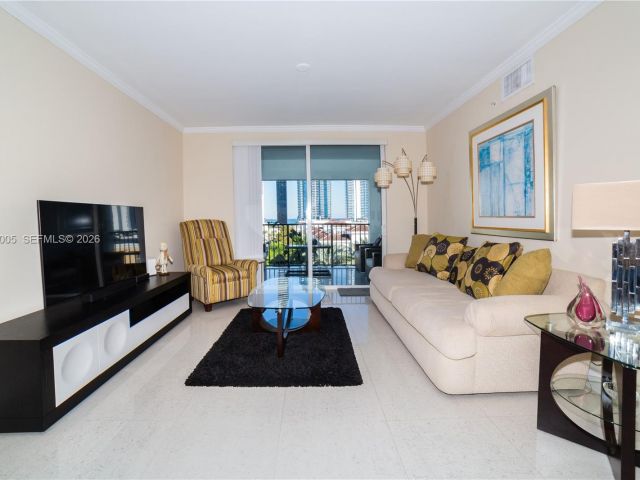 Apartment for rent  Unit #1815 - photo 7512501