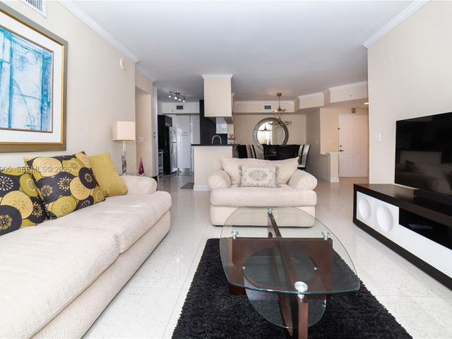 Apartment for rent  Unit #1815 - photo 7512504