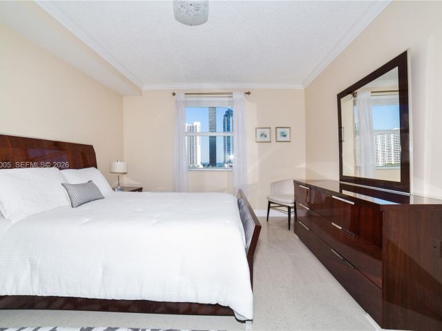 Apartment for rent  Unit #1815 - photo 7512507