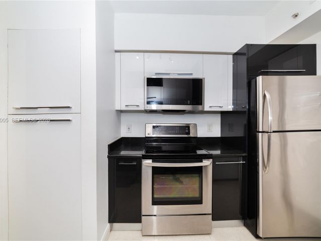 Apartment for rent  Unit #1815 - photo 7512511